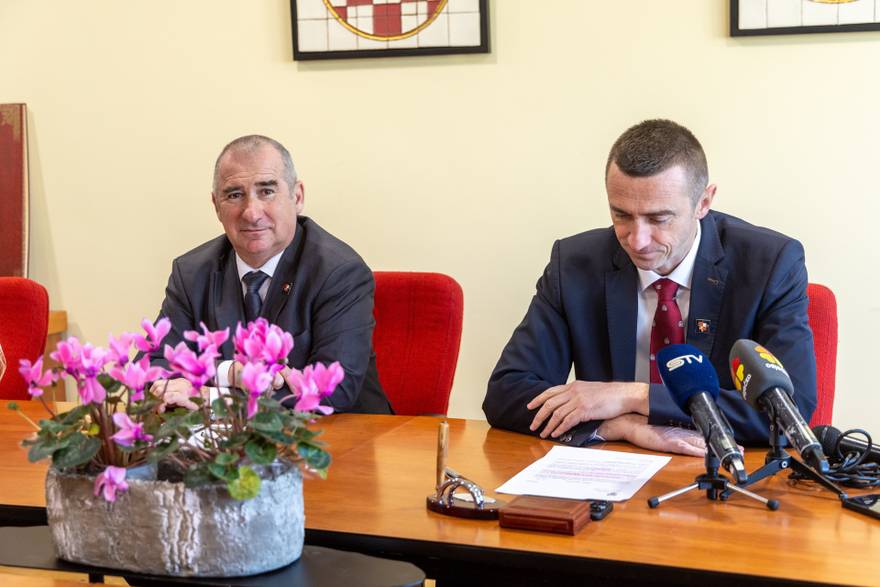 Vukovar: Gradonačelnik Ivan Penava o uskrsnicama i prehrambenim poklon paketima povodom Uskrsa