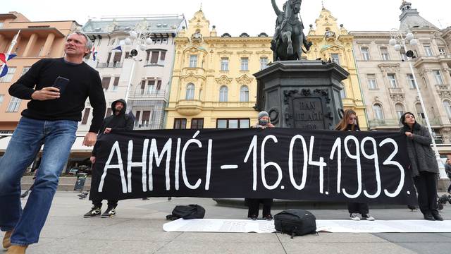 Zagreb: Mirno protestno stajanje u znak sjećanja na žrtve Ahmića
