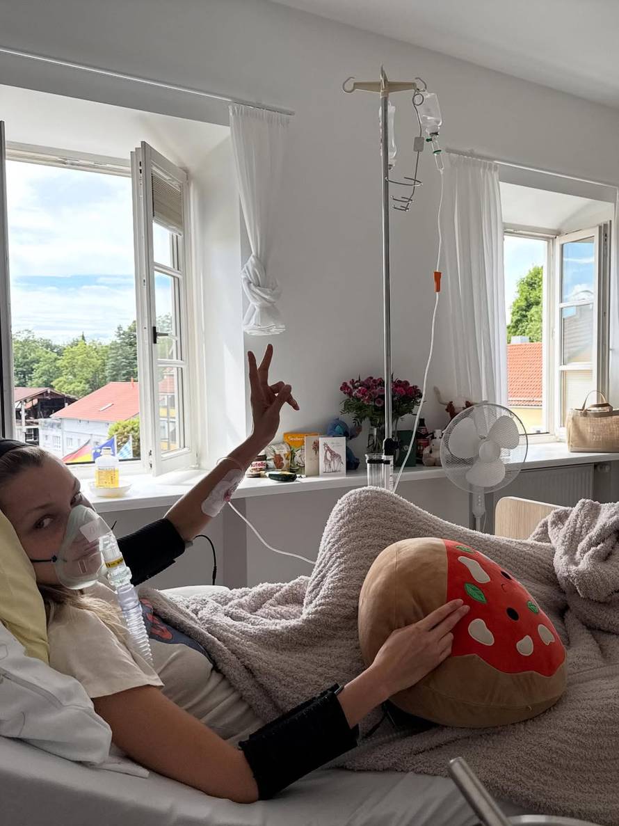 Bella Hadid: Morala sam odbiti poslove radi bolesti. Zbog toga sam se osjećala zamjenjivo...