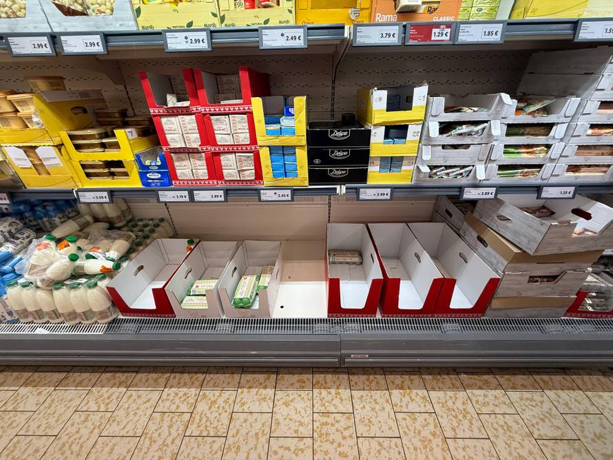 U trgovinama nema jaja: U velikim centrima police su sve praznije: Evo o čemu se radi!