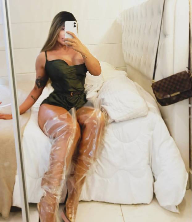 FOTO Ženski Hulk: Upoznala sam Putina, on je pravi nasilni psihopat! Mišići su moj ponos...