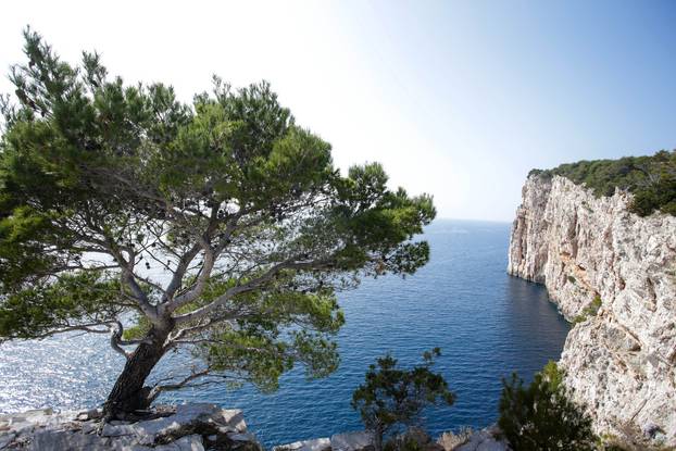 Ljepote klifova u Parku prirode Telaš?ica na Dugom otoku