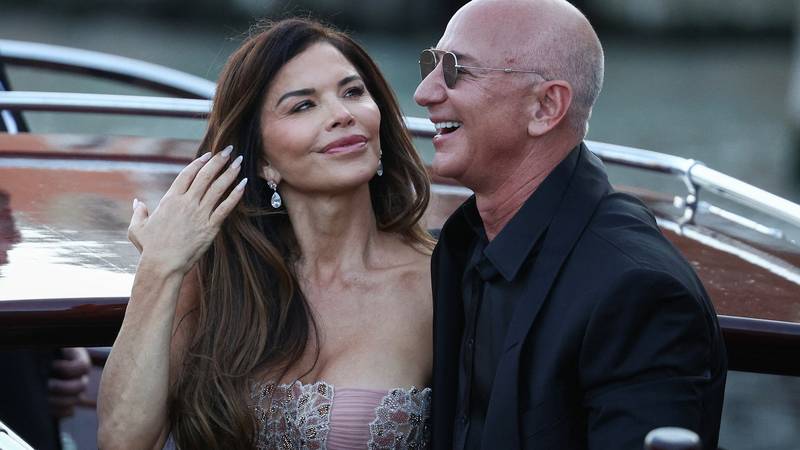 U 'Vrag nosi Pradu 2' ismijavaju Bezosa i Sánchez? Oni koji su gledali film iznijeli su 'dokaze'