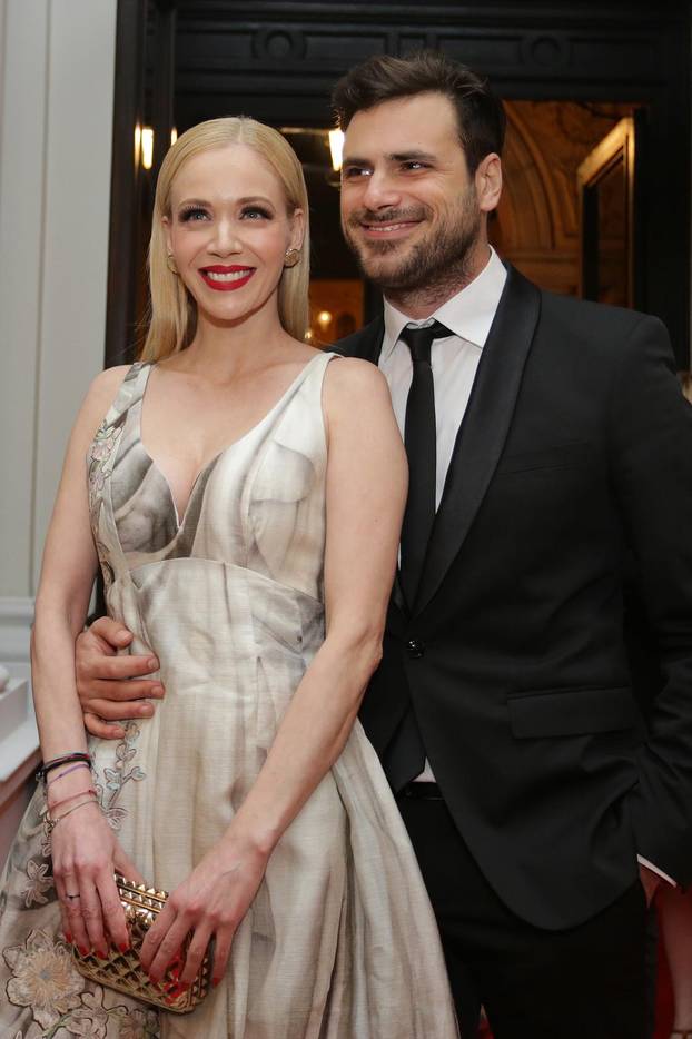 Zagreb: Dolazak uzvanika na sve?anu dodjelu nagrade Ve?ernjakova ruža