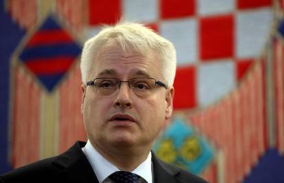 Josipović: Prosvjedima se ne može riješiti situacija u državi