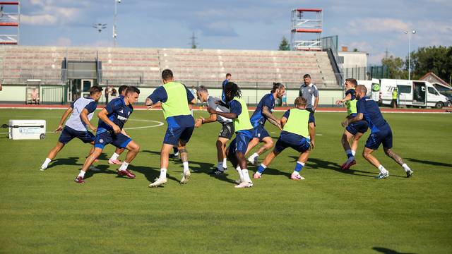 Bled: Zagrijavanje igrača uoči prijateljske utakmice Sahtar Donjeck - Hajduk 