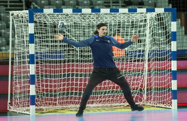 Zagreb: Zagrijavanje igrača uoči početka utakmice RK Zagreb i Paris Saint-Germain