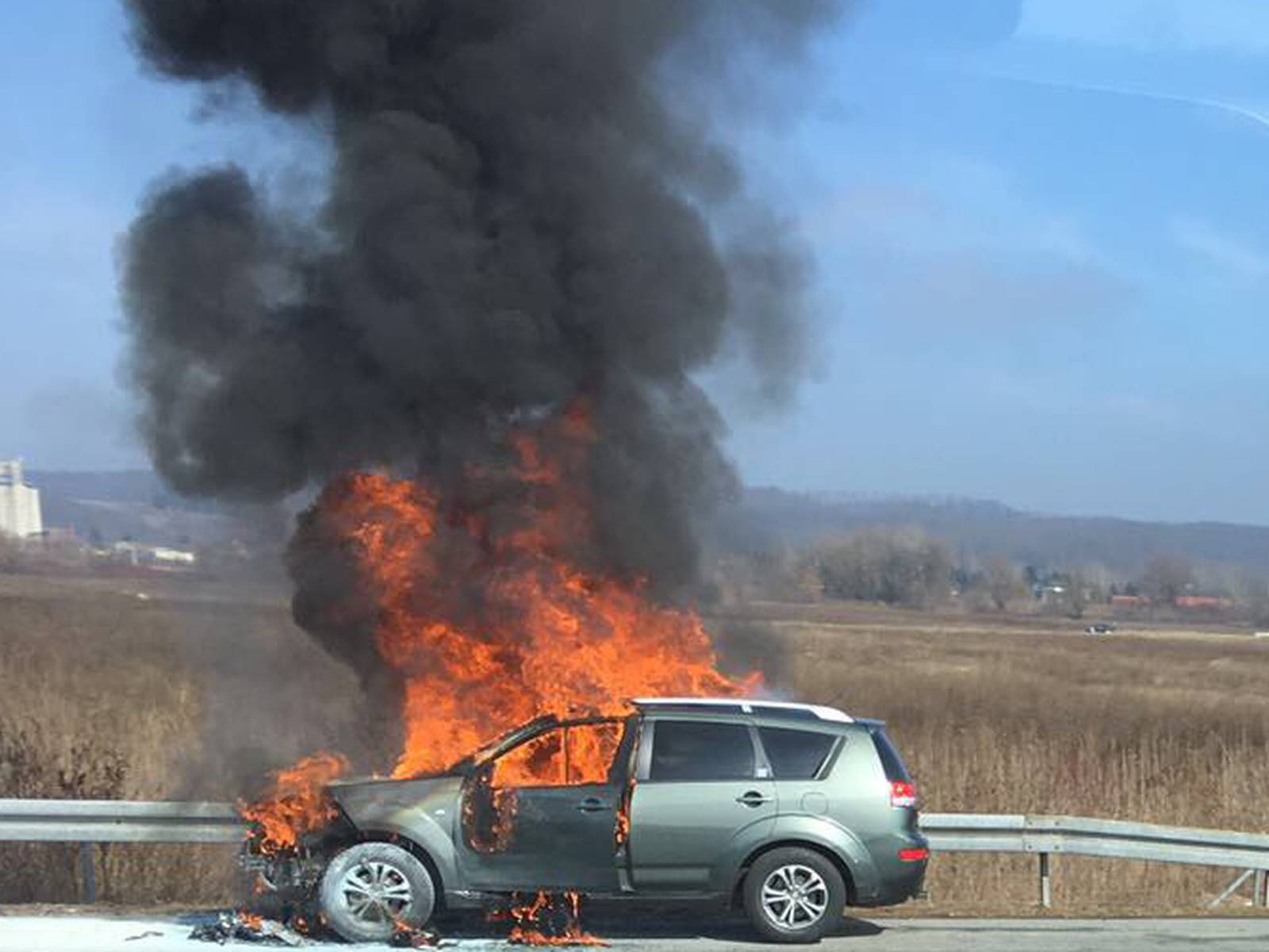 Buktinja na A3 kod Novske: Citroen je u potpunosti izgorio