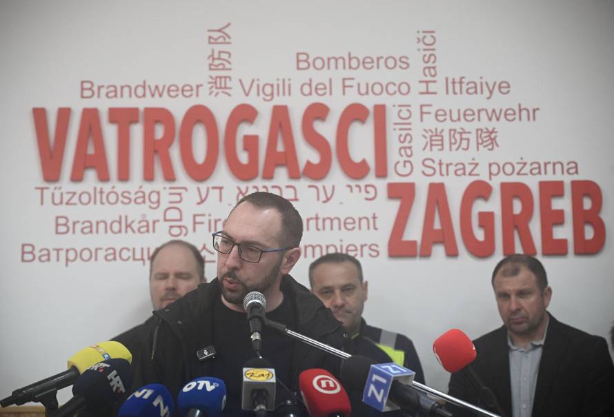 Zagreb: Izvanredna konferencija za medije gradonačelnika Zagreba Tomislava Tomaševića