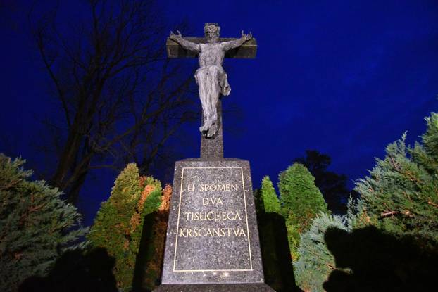 Božićni ugođaj na adventu u Slatini