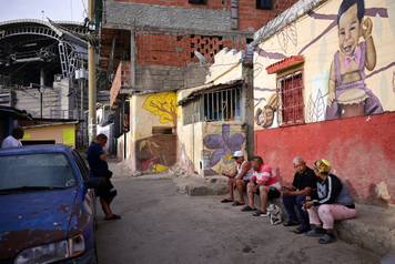 U.S. strikes Venezuelan capital