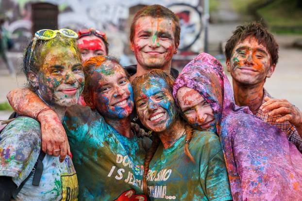 Pulski srednjoškolci slave kraj škole