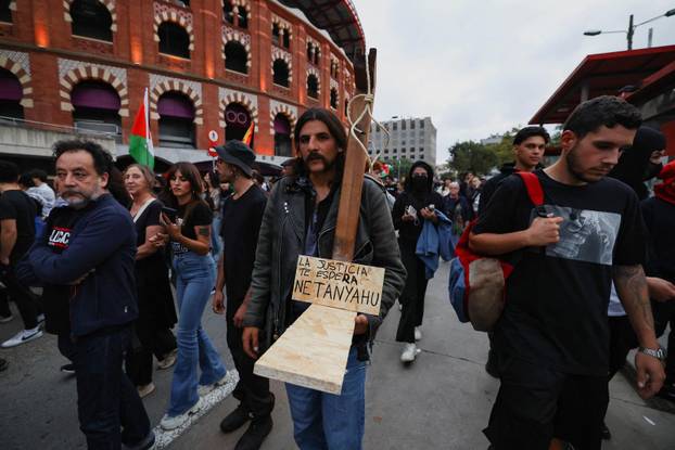 Spanish unions call a general strike in solidarity with Palestinians in Gaza, in Barcelona