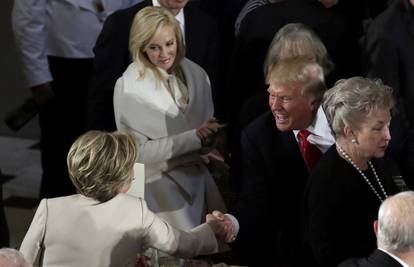'Jako poštujem ovo dvoje ljudi': Trump je pozdravio Clintonove