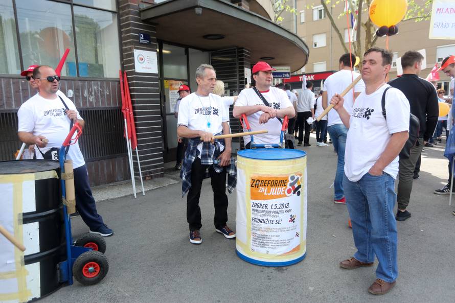 'Čekate da pocrkavamo': Ljudi prosvjedovali za Praznik rada