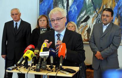 Josipović poručio Vladi: Poštujte volju građana