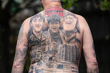 Dad gets full back Only Fools and Horses tattoo in tribute to "timeless" sitcom