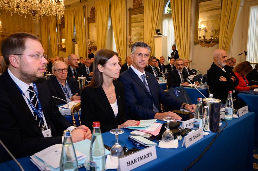Premijer se javio iz Italije: Razgovaralo smo o migrantima, demografiji, proširenju EU