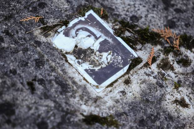 Zagreb: Psihijatrijsko groblje Vrapče ima upaljenu tek pokoju svijeću na blagdan Svih svetih