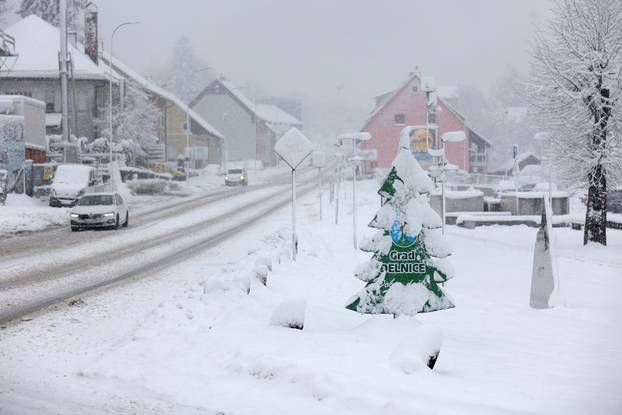 Zbog snijega otežan promet u Gorskom kotaru