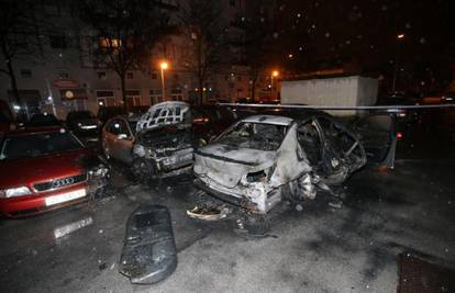 U Zagrebu je izgorio BMW, a vatra je zahvatila još tri auta