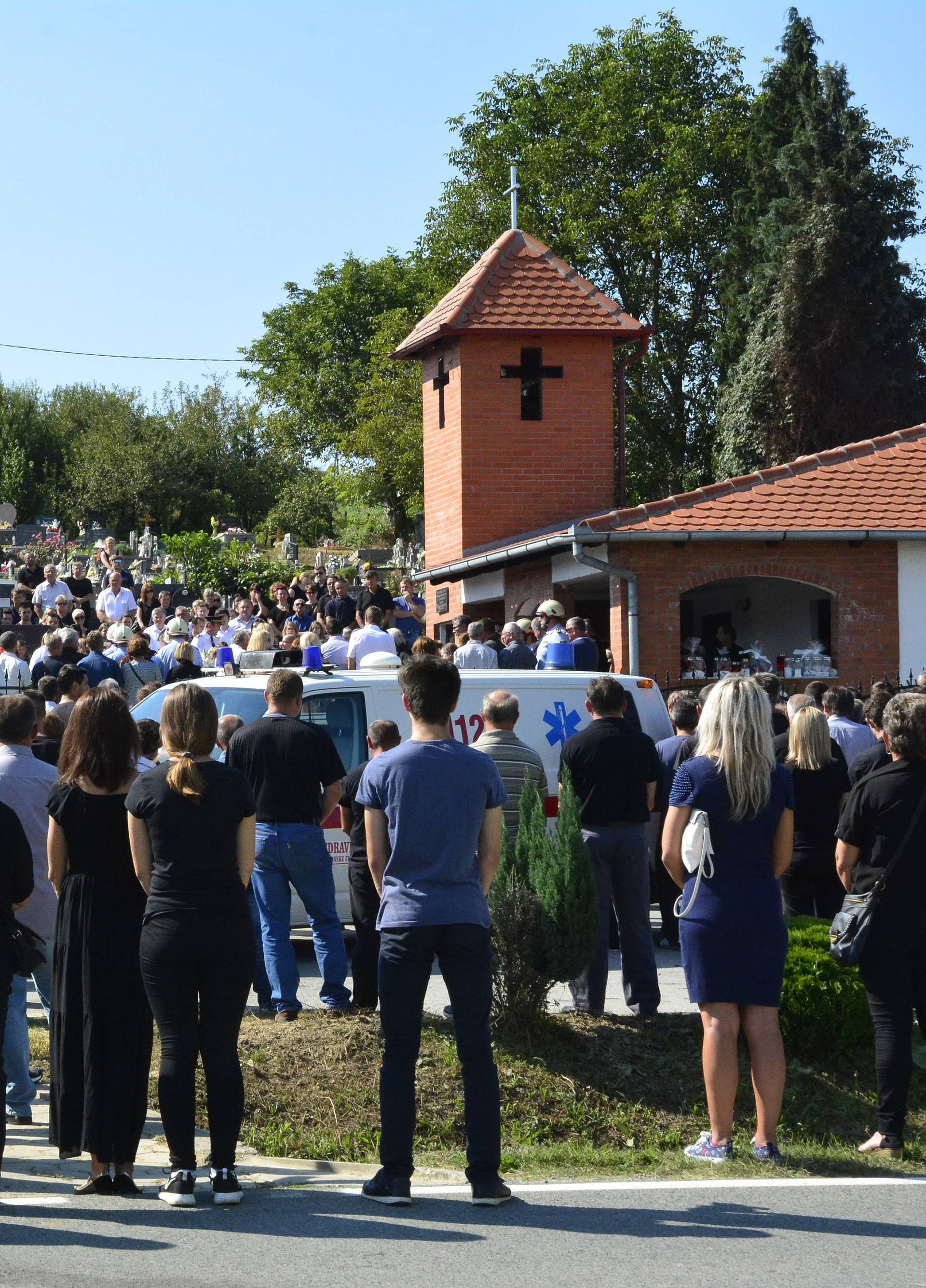 Zajedno i u smrti: Dvije Sare pokopali u zajedničkoj grobnici