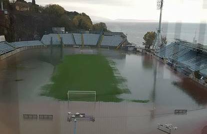 Kantrida je skroz poplavljena: Šteta na stadionu tek se zbraja