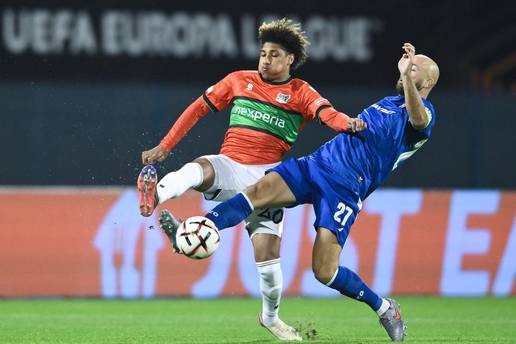 Dinamo - NEC 2-4: Neuvjerljivi 'modri' potonuli na Maksimiru