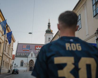 FOTO/VIDEO Dinamo predstavio treću garnituru dresa na kojem nema grba. Kako vam se sviđa?