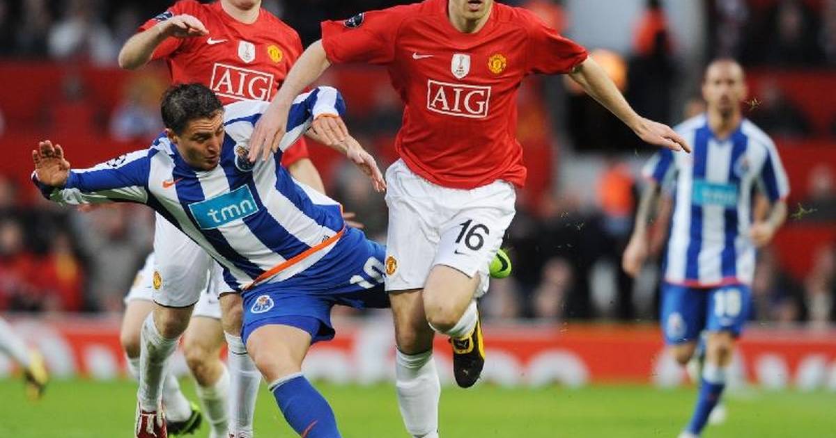 Порту манчестер юнайтед. Cristiano ronaldo 2022. Porto manchester united. Aig manchester united. Манчестер 2004 2005.