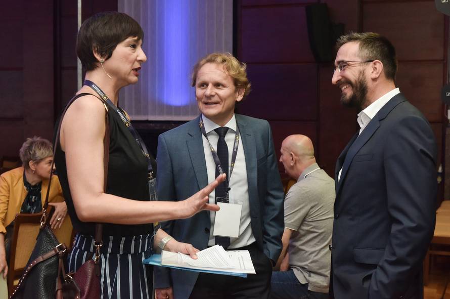 Kralj: 'Svijet neće stati jer mi nismo promijenili kurikulume'