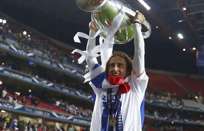 Modrić u užem izboru Fife za najboljeg veznog igrača svijeta