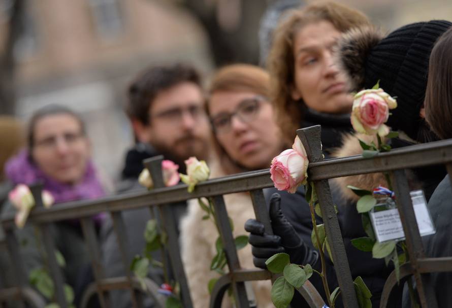 Interventna pred Sveučilištem, studentima branili ući u zgradu