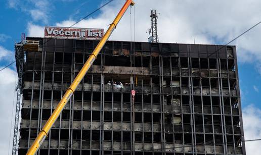 FOTO Skidaju azbest s Vjesnika