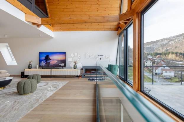 FOTO Ova vila na malom brežuljku u Delnicama nudi luksuz i užitke cijele godine