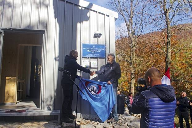 FOTO Na Velebitu otvoreno novo planinarsko sklonište Skorpovac