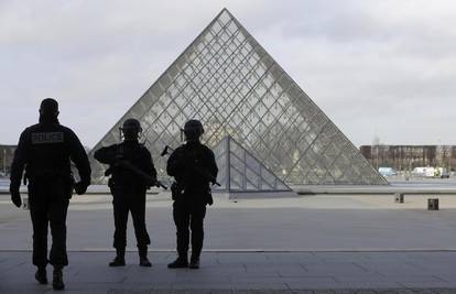 Lažna uzbuna: Ipak nema nikakve prijetnje oko Louvrea