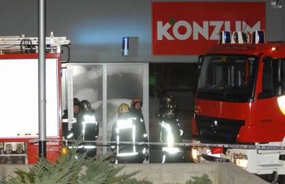 Izgorjelo skladište Konzuma u Sesvetama, dvoje ozlijeđeno