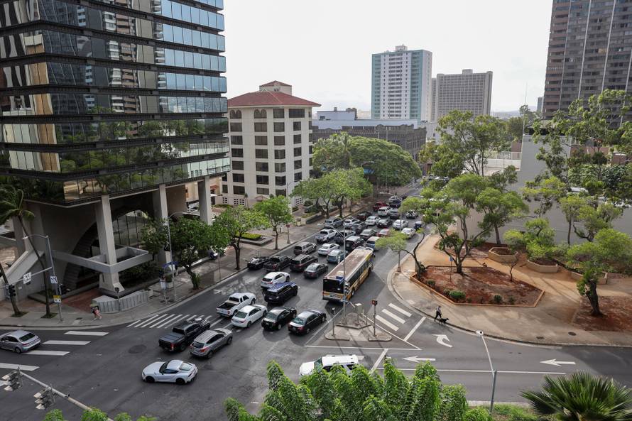 Authorities warn residents of the possibility of destructive tsunami waves in Honolulu