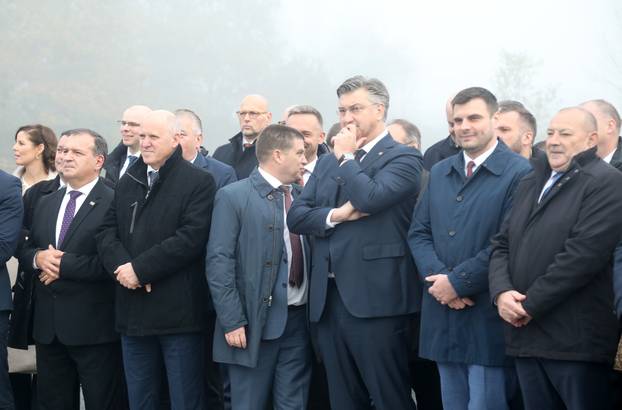 Svečanost puštanja u promet dionice autoceste A11 Lekenik - Sisak