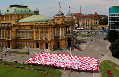 Zagreb ispraća veliku navijačku zastavu za Francusku