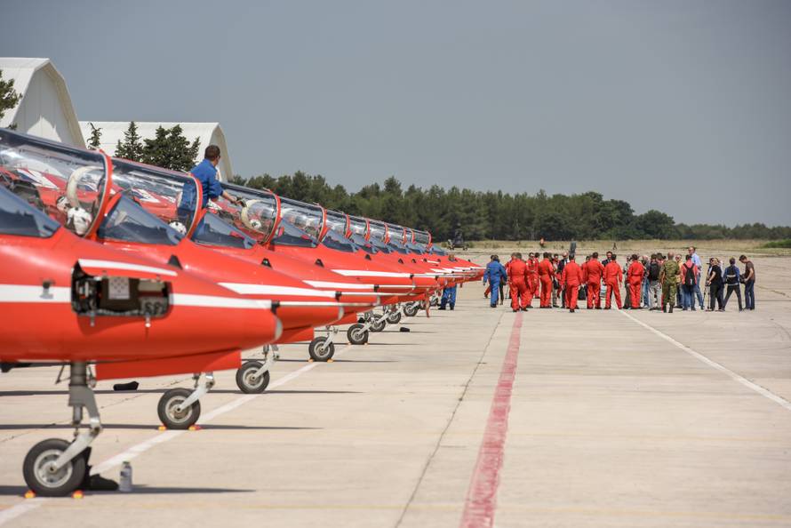 Kraljevska grupa Red Arrows posjetila je naša Krila Oluje