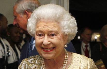 Moderna kraljica ove godine Božić će čestitati u 3D verziji