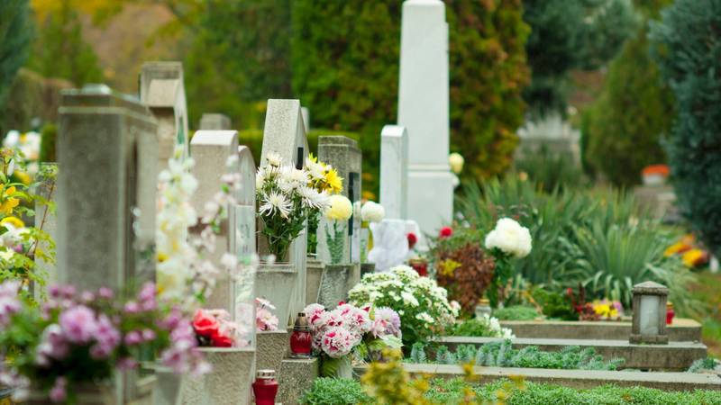 UPS! Par ulovila u seksu na groblju. Prijeti im zatvor, a ovo su kazne za taj čin u Hrvatskoj