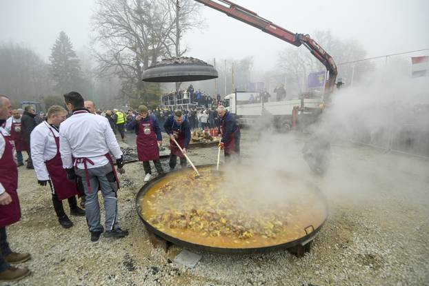 U Oroslavju pripremljena najveća peka na svijetu