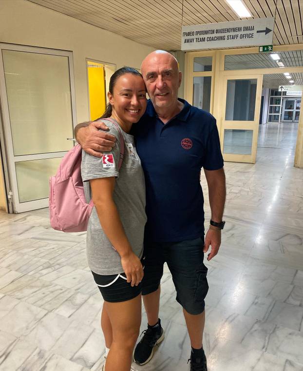 FOTO Srpkinja vodi košarkaše, voli Hrvatsku i ruši predrasude
