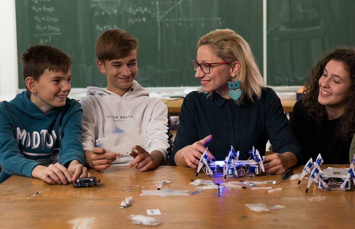 Nova 'Škola budućnosti' je tu: U učionice stižu dronovi, virtualni muzeji i moderno vrtlarstvo