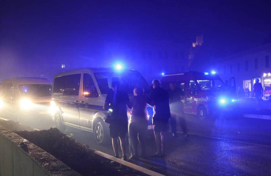 Omiš: Katastrofalna noć na požarištu kod Omiša.