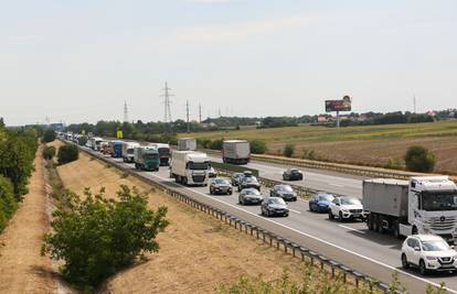 Velike gužve prema moru: I na staroj cesti zastoji, kolona kod Lučkog, na Krčkom mostu...