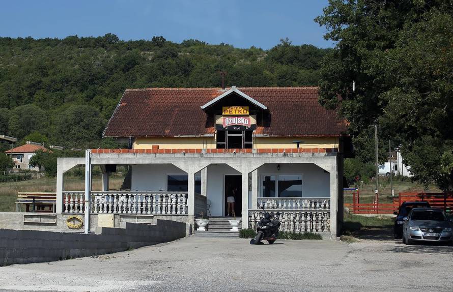 Uzdolje: U restoranu Petko napadnuti ljudi koji su gledali nogometnu utakmicu